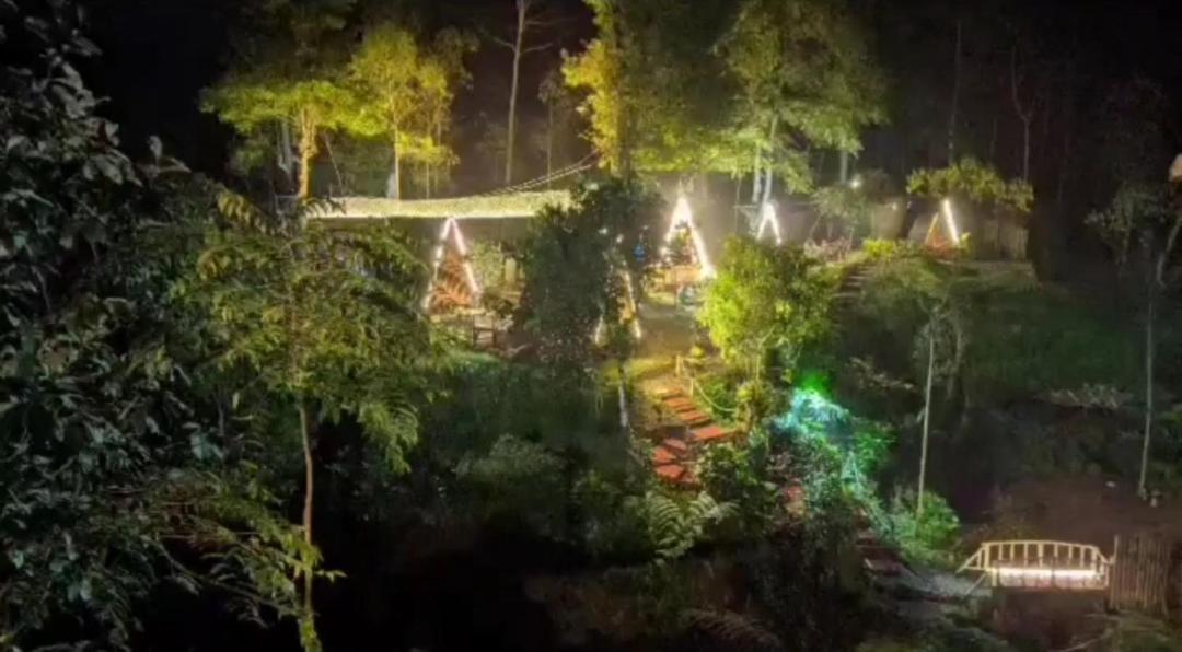 Penginapan Segitiga 2 Bandung Bagian luar foto