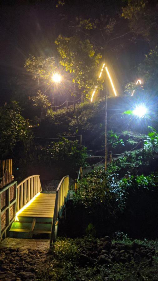 Penginapan Segitiga 2 Bandung Bagian luar foto